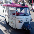 Ischia d'altri tempi: passeggiata in microtaxi
